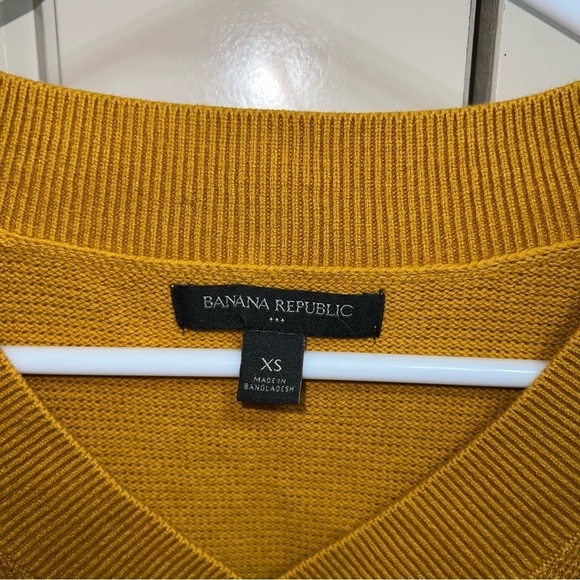 Banana Republic V-Neck Burnt Yellow Knit Cropped Sweater Size XS - Picture 5 of 7